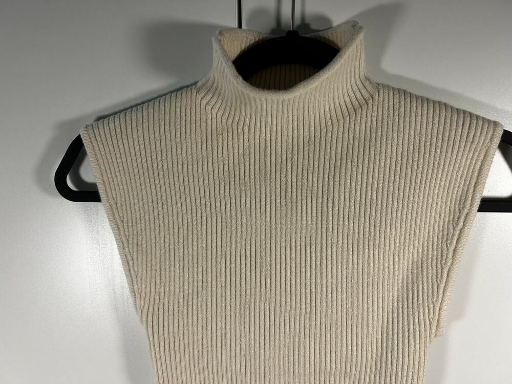 VICI Ivory Ribbed Mock Neck Sleeveless Sweater Top Women’s S TWS1044IVC